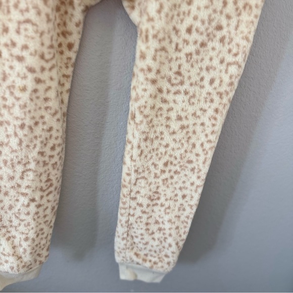 Girl's Cat & Jack Plush Pajamas Animal Print w/ Hoodie - Picture 5 of 12